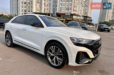 Внедорожник / Кроссовер Audi Q8 2023 в 