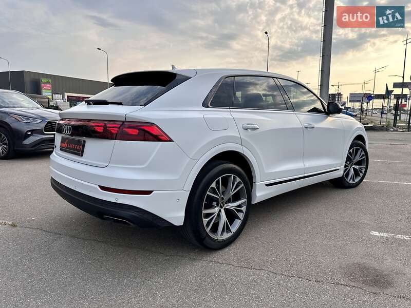 Позашляховик / Кросовер Audi Q8 2023 в Києві