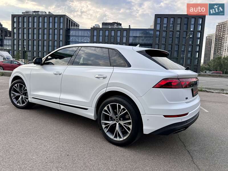 Позашляховик / Кросовер Audi Q8 2023 в Києві