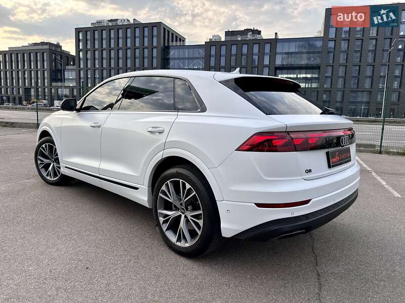 Позашляховик / Кросовер Audi Q8 2023 в Києві