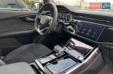 Внедорожник / Кроссовер Audi Q8 2023 в 