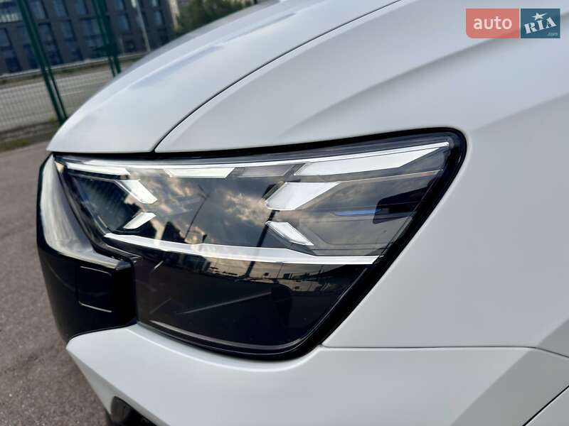Позашляховик / Кросовер Audi Q8 2023 в Києві