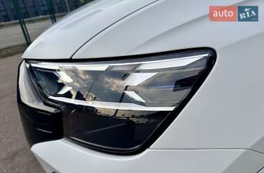 Внедорожник / Кроссовер Audi Q8 2023 в 