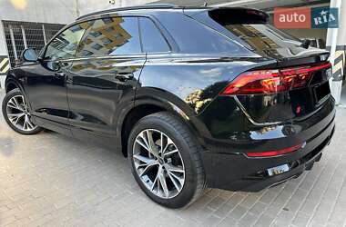 Внедорожник / Кроссовер Audi Q8 2024 в 