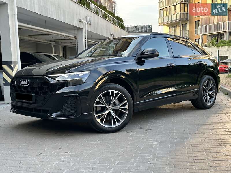 Внедорожник / Кроссовер Audi Q8 2024 в 