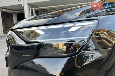 Внедорожник / Кроссовер Audi Q8 2024 в 