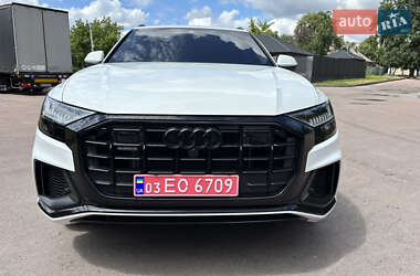 Внедорожник / Кроссовер Audi Q8 2023 в 