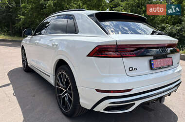 Внедорожник / Кроссовер Audi Q8 2023 в 