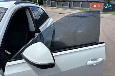 Внедорожник / Кроссовер Audi Q8 2023 в 