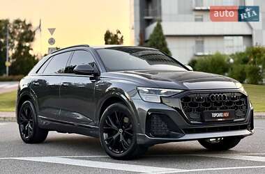 Позашляховик / Кросовер Audi Q8 2025 в 
