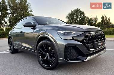 Позашляховик / Кросовер Audi Q8 2025 в 