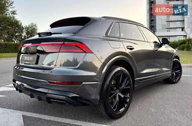Позашляховик / Кросовер Audi Q8 2025 в 