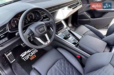 Позашляховик / Кросовер Audi Q8 2025 в 