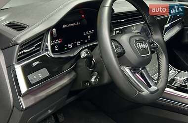 Внедорожник / Кроссовер Audi Q8 2023 в 