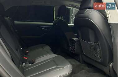 Внедорожник / Кроссовер Audi Q8 2023 в 