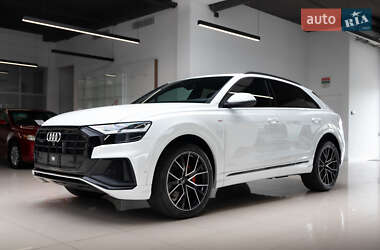 Внедорожник / Кроссовер Audi Q8 2022 в 