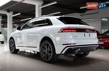 Внедорожник / Кроссовер Audi Q8 2022 в 
