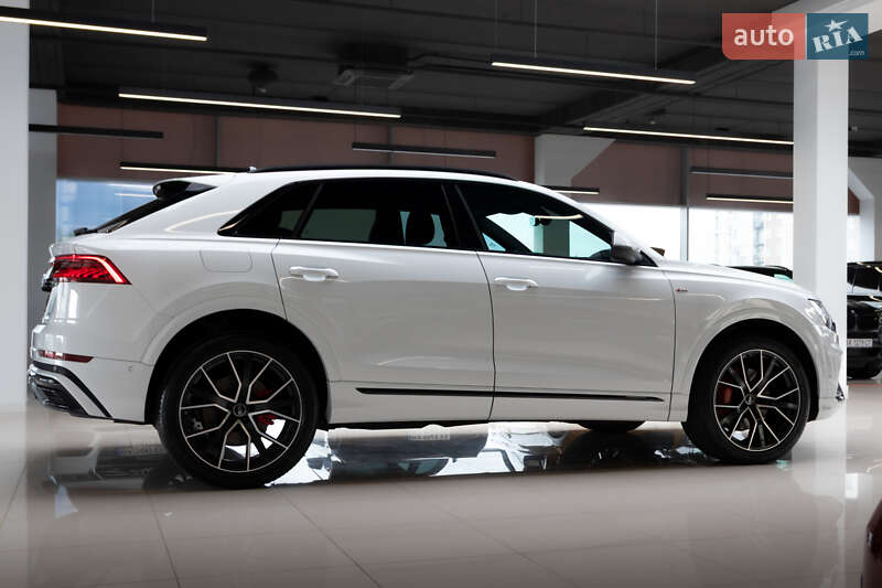 Внедорожник / Кроссовер Audi Q8 2022 в Хмельницком