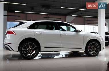 Внедорожник / Кроссовер Audi Q8 2022 в 