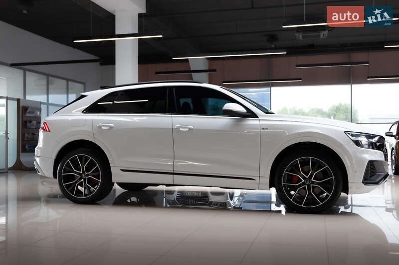 Внедорожник / Кроссовер Audi Q8 2022 в Хмельницком