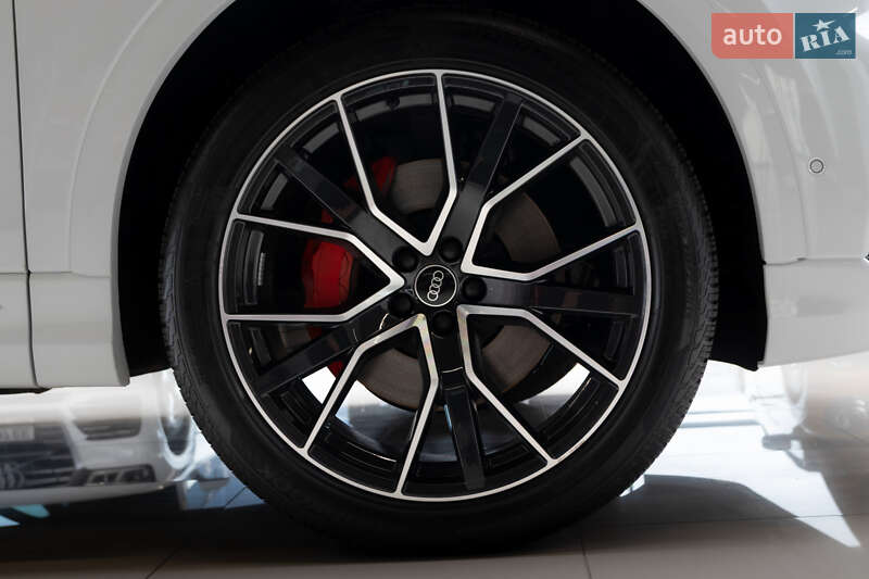 Внедорожник / Кроссовер Audi Q8 2022 в Хмельницком