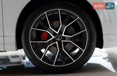 Внедорожник / Кроссовер Audi Q8 2022 в 