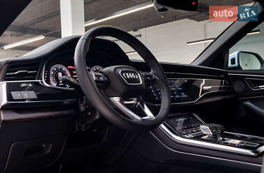 Внедорожник / Кроссовер Audi Q8 2022 в 