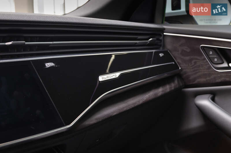 Внедорожник / Кроссовер Audi Q8 2022 в Хмельницком