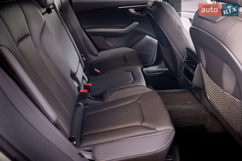 Внедорожник / Кроссовер Audi Q8 2022 в Хмельницком