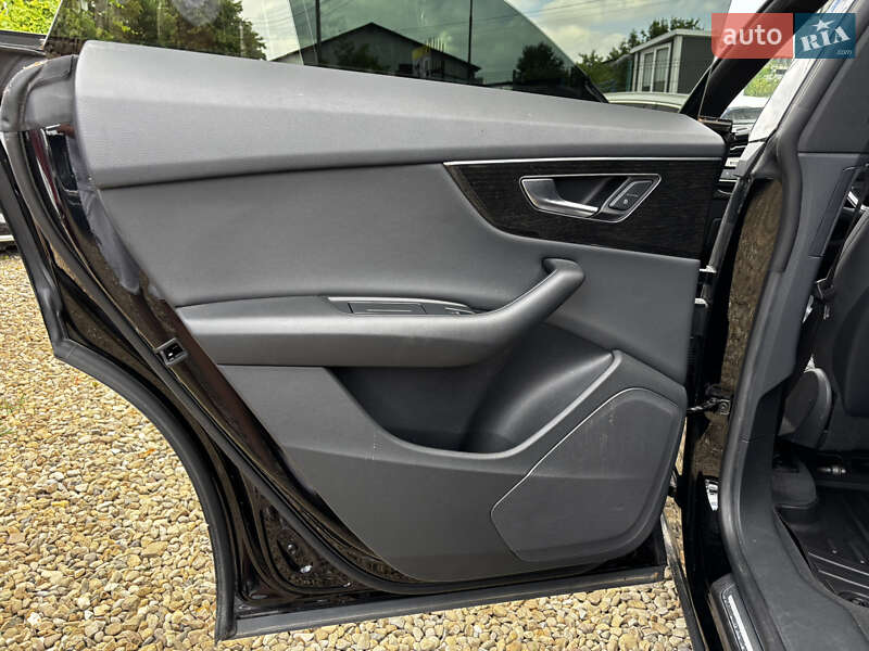 Позашляховик / Кросовер Audi Q8 2019 в Стрию