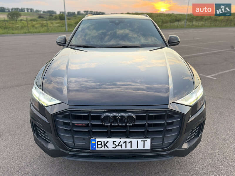 Позашляховик / Кросовер Audi Q8 2018 в Рівному