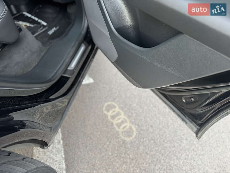 Позашляховик / Кросовер Audi Q8 2018 в Рівному
