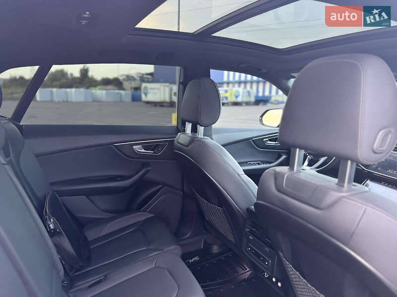 Позашляховик / Кросовер Audi Q8 2018 в Рівному