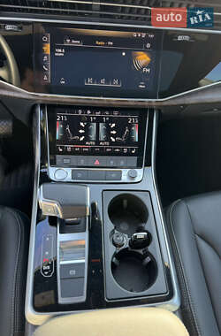 Позашляховик / Кросовер Audi Q8 2020 в 