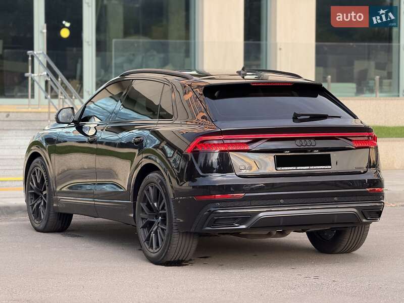 Позашляховик / Кросовер Audi Q8 2018 в Дніпрі