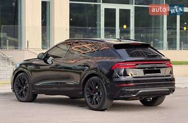 Внедорожник / Кроссовер Audi Q8 2018 в 