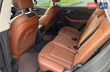 Внедорожник / Кроссовер Audi Q8 2018 в 