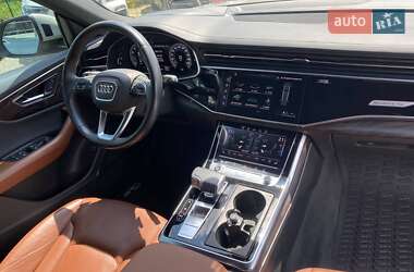 Внедорожник / Кроссовер Audi Q8 2021 в 