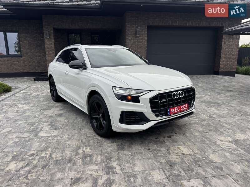 Позашляховик / Кросовер Audi Q8 2018 в Луцьку