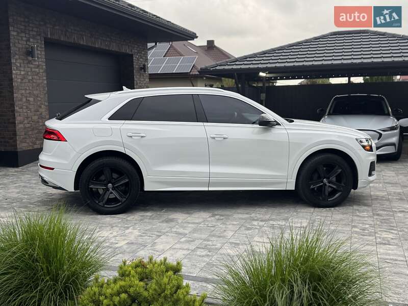 Позашляховик / Кросовер Audi Q8 2018 в Луцьку