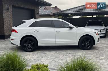 Позашляховик / Кросовер Audi Q8 2018 в 
