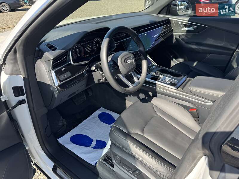 Позашляховик / Кросовер Audi Q8 2018 в Луцьку