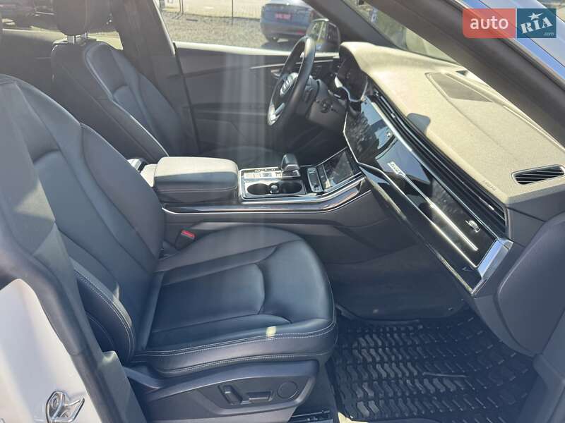 Позашляховик / Кросовер Audi Q8 2018 в Луцьку