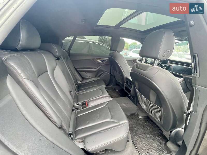 Позашляховик / Кросовер Audi Q8 2018 в Києві