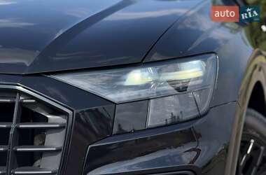 Внедорожник / Кроссовер Audi Q8 2018 в 