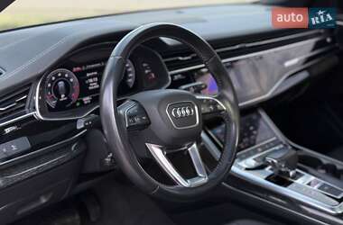 Внедорожник / Кроссовер Audi Q8 2018 в 