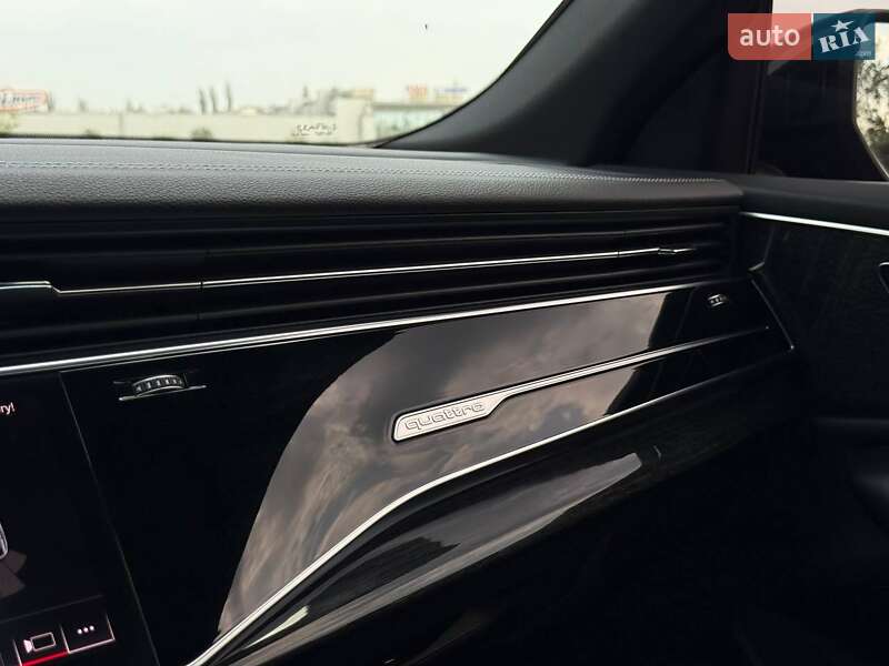 Внедорожник / Кроссовер Audi Q8 2018 в Кривом Роге