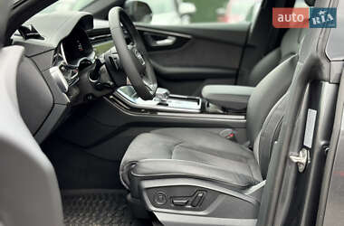 Внедорожник / Кроссовер Audi Q8 2024 в 