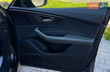 Внедорожник / Кроссовер Audi Q8 2018 в 