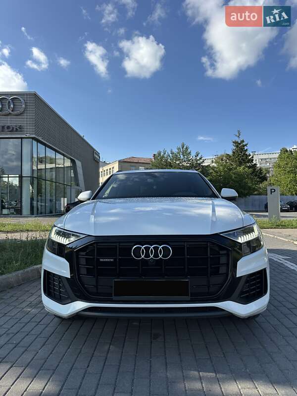 Позашляховик / Кросовер Audi Q8 2019 в Києві